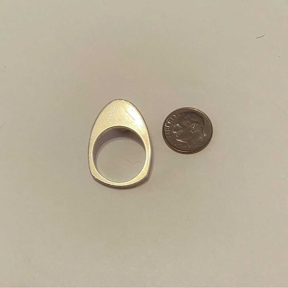 Artist Signed Silver Ring with Stone on Side Size 7.5
